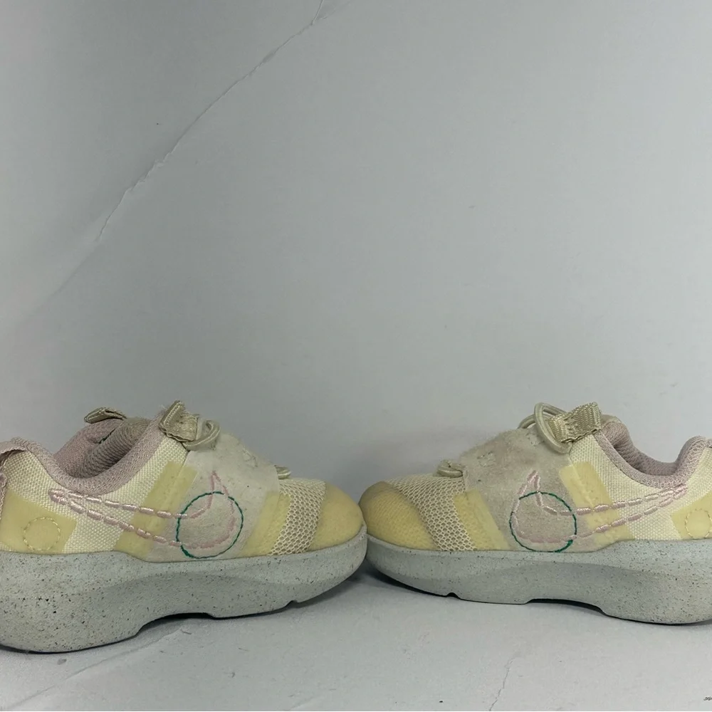 Baby Nike Crater Impact Sneakers‎ Pink Cream Size 4C